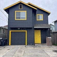 Building Photo - 816 7th Ave