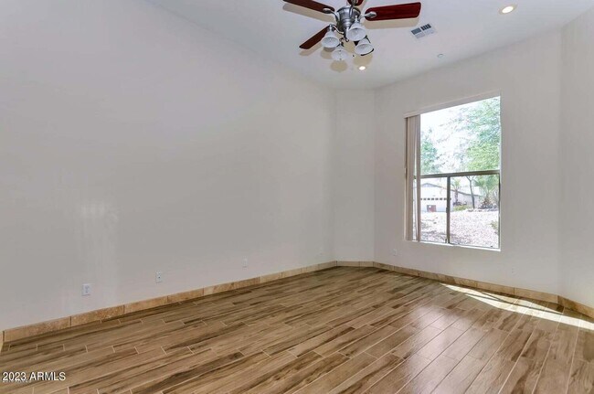 Foto del edificio - 15842 E Sunflower Dr