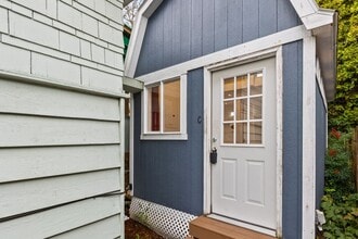 Building Photo - 756 N 103rd St