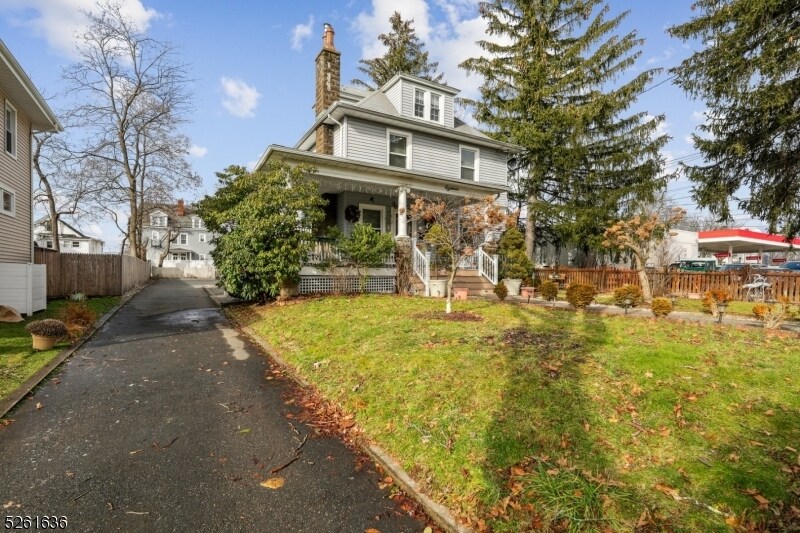 18 Hillside Ave, Chatham, NJ 07928 Room for Rent in Chatham, NJ