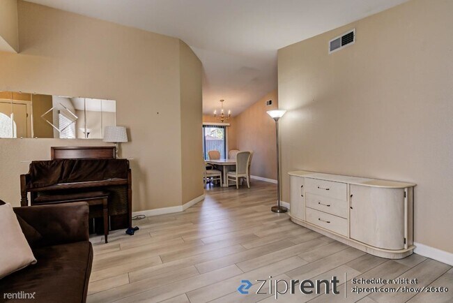 Building Photo - 3 br, 2 bath House - 67 Silkberry, Irvine,...