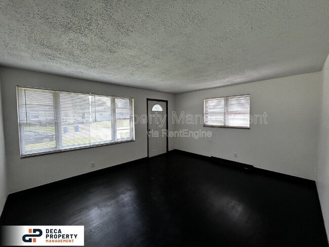 Building Photo - 2312 Shields Ave
