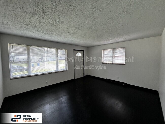 Foto del edificio - 2312 Shields Ave