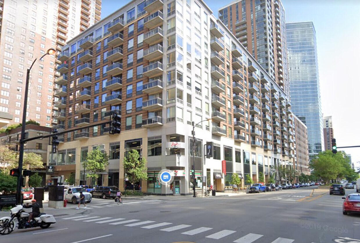 Foto principal - 1 E 8th St