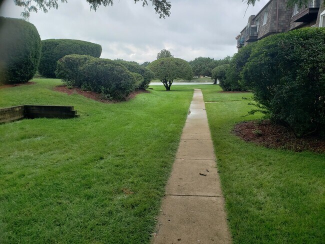 Foto del edificio - 9385 Bay Colony Dr