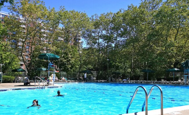 Foto del edificio - 600 W 246th St