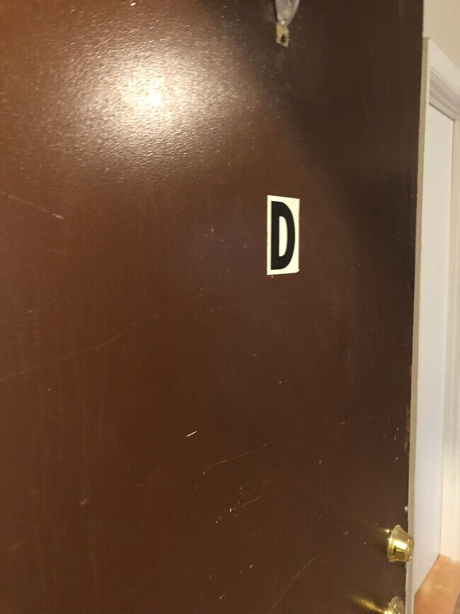 Foto del edificio - 528 Kuethe Rd NE