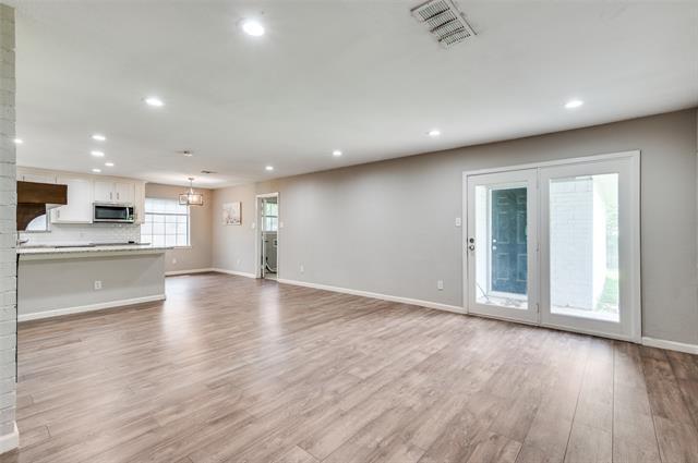 Building Photo - 7274 Yolanda Dr