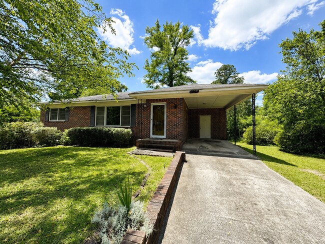 Foto del edificio - 5121 Pinefield Dr