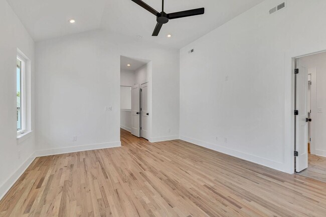 Foto del edificio - 5917 Robertson Ave