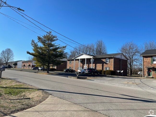 Building Photo - 605 Eastwood St