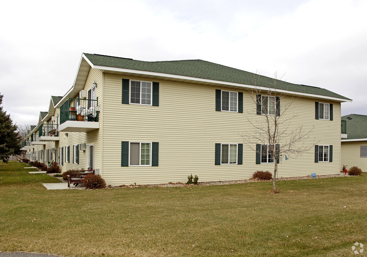 Primary Photo - Meadowlark Apartments