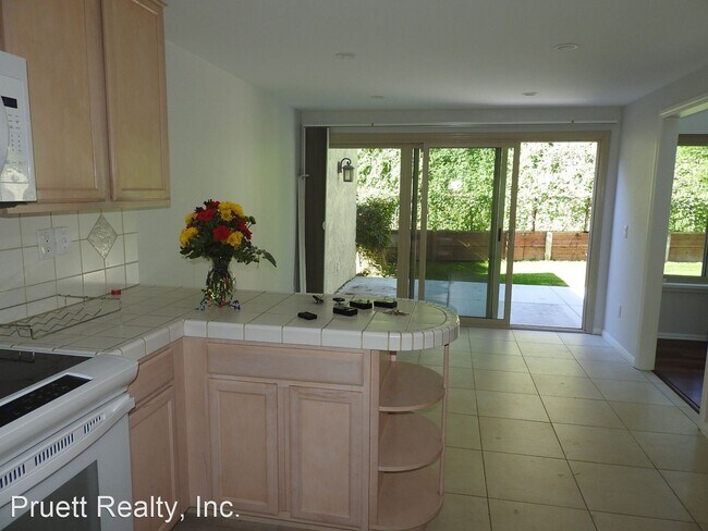 Building Photo - 3 br, 2 bath House - 8760 Caminito Abrazo