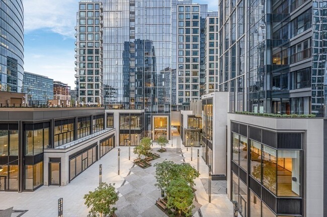 Building Photo - 135 Seaport Blvd