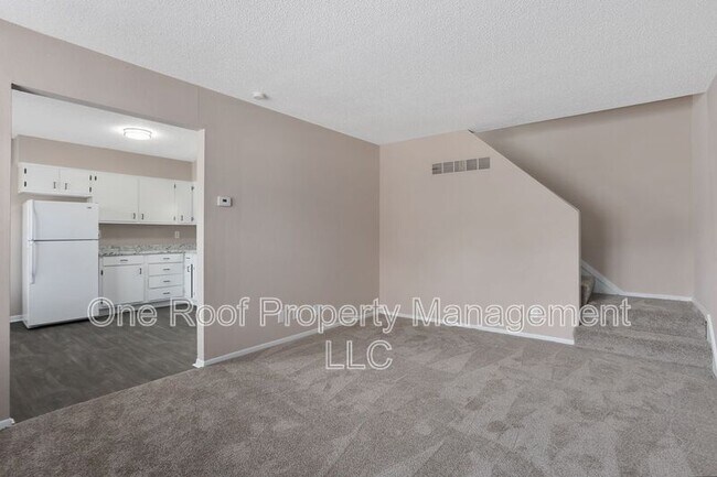 Building Photo - 701 Linwood Dr