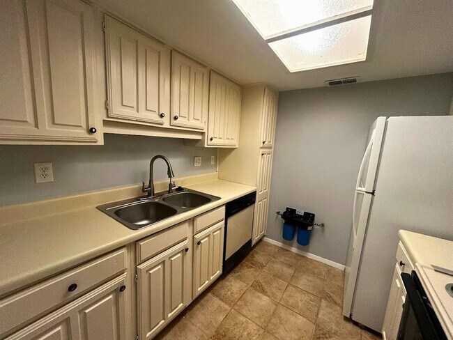 Foto del edificio - 8210 Bent Tree Rd