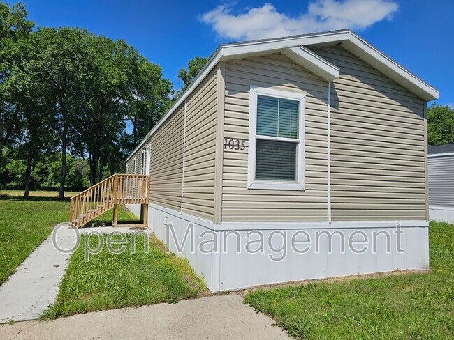 Foto del edificio - 1035 Gibraltor Ave