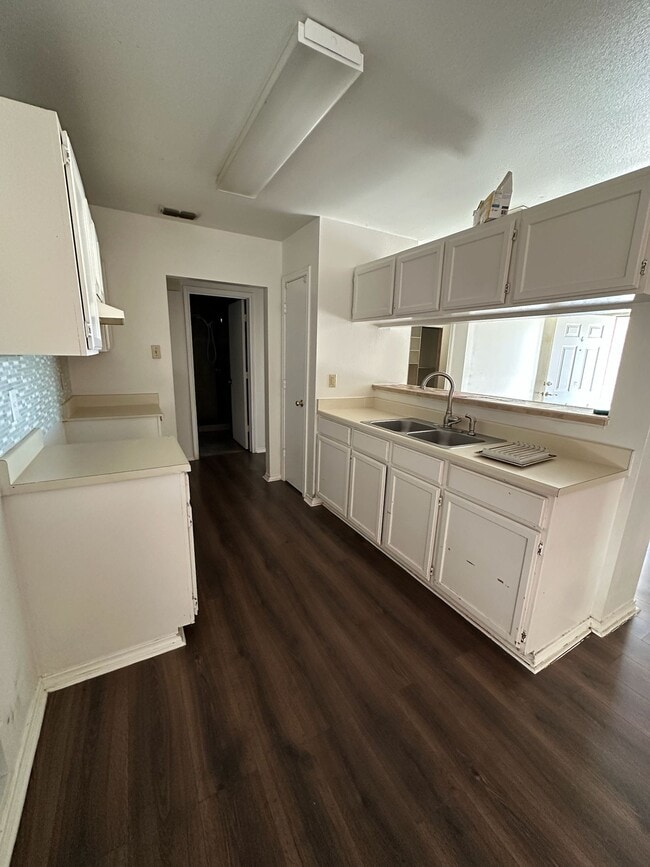 Foto del edificio - 3334 Aberdeen Loop