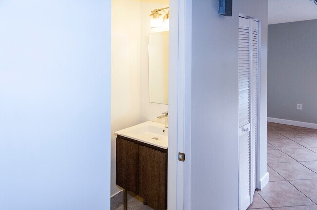 Foto del edificio - 3869 SW 99th Ave