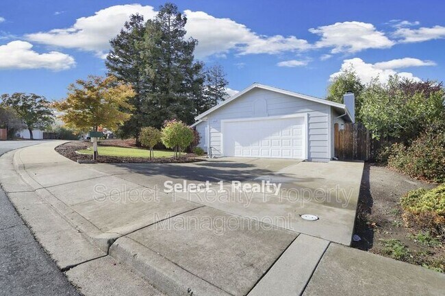 Building Photo - 4066 S Royal Links Cir