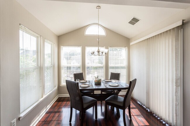 Foto del edificio - 7507 Snowpea Ct