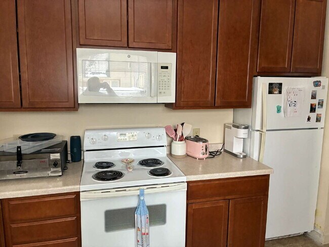 Foto del edificio - Great 3 Bed 1 Bath close to Water St. and UWEC! Available June 1st!