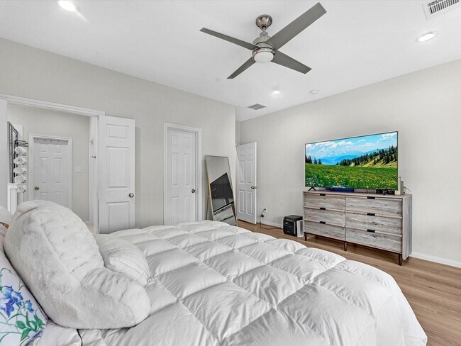 Foto del edificio - 8407 James Franklin St