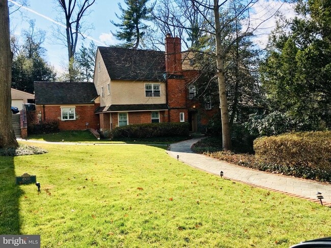 Building Photo - 4900 Indian Ln NW