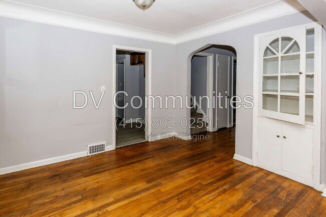 Foto del edificio - 915 Clarence Rd
