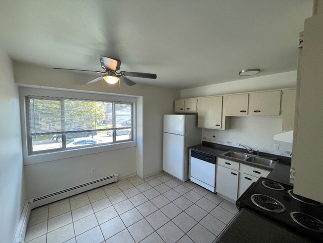 Building Photo - 338 Moccasin Trail
