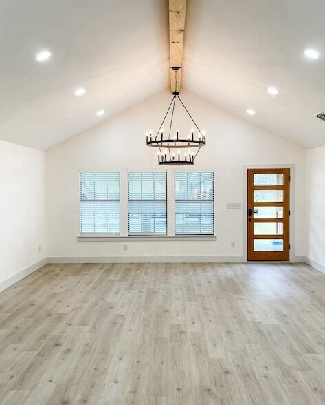 Foto del edificio - 3211 N Central St