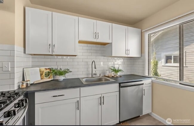 New kitchen - 3734 S Ainsworth Ave