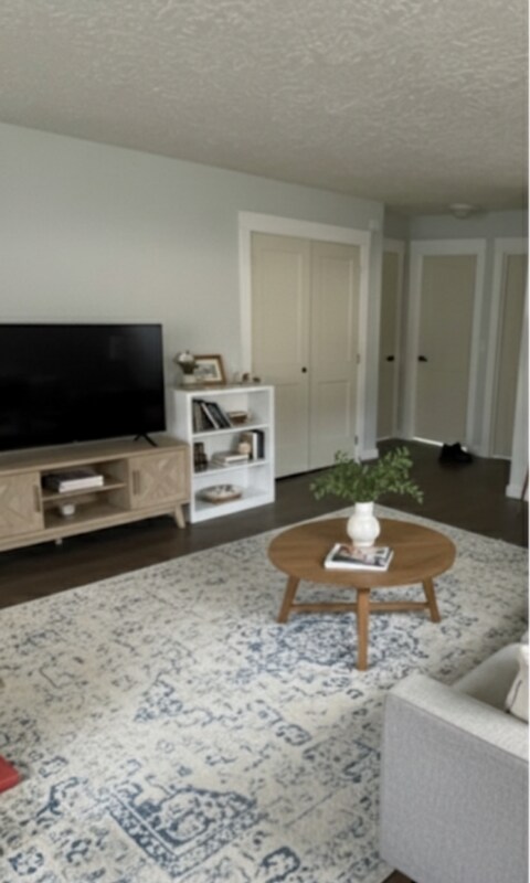 Foto principal - 8605 N Hurst Ave