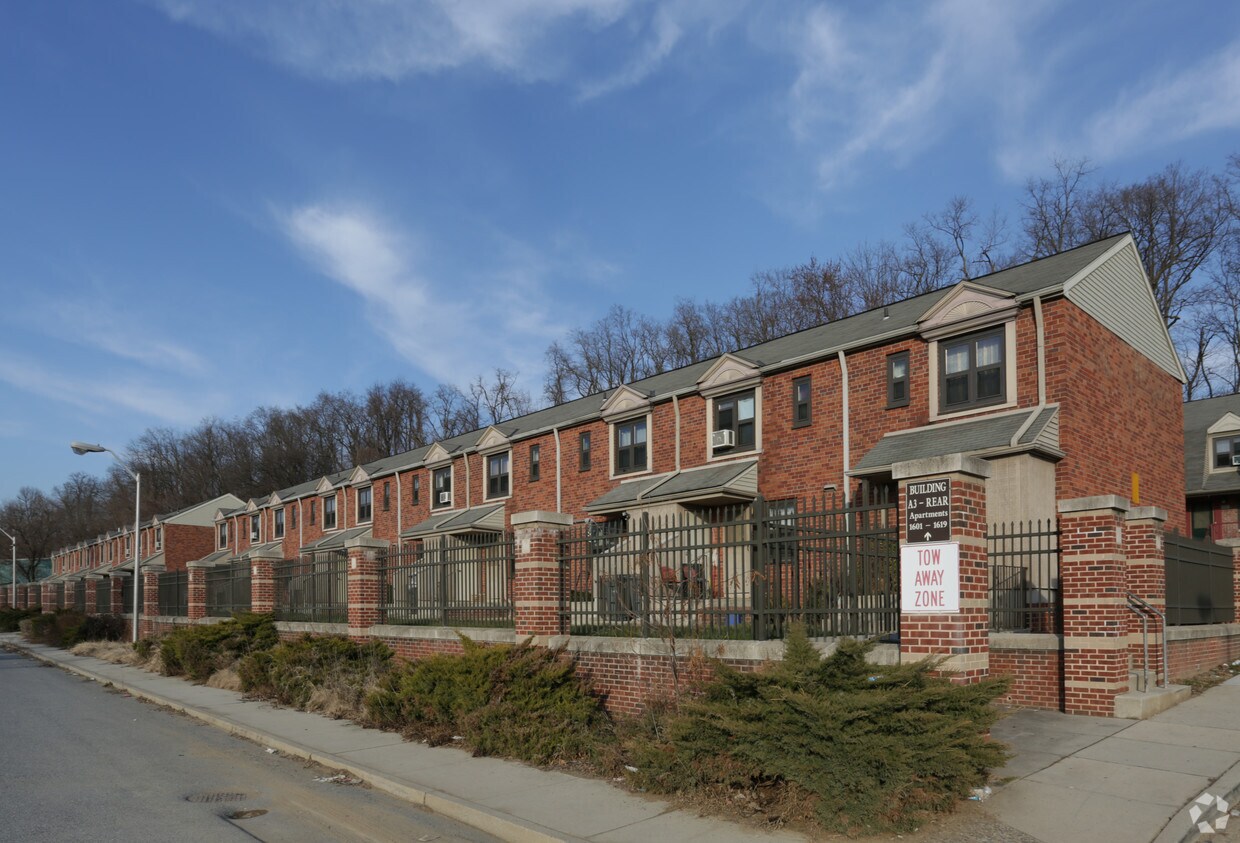 Hillside Village Apartments in Harrisburg, PA
