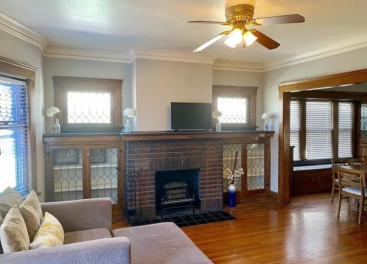 Foto principal - 11710 Buckingham Ave