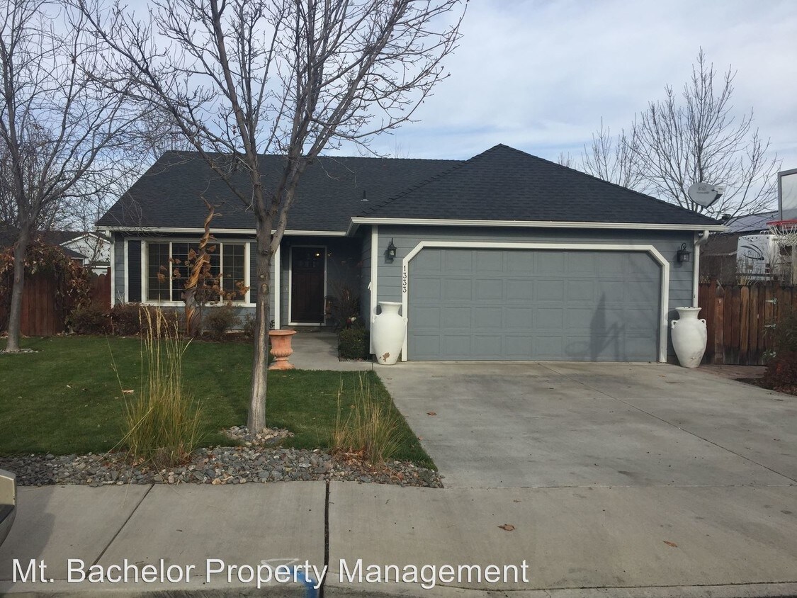 Primary Photo - 1333 NW Quince Ave