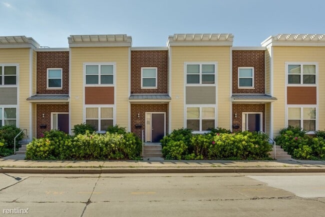Building Photo - 3503 W Pierce St