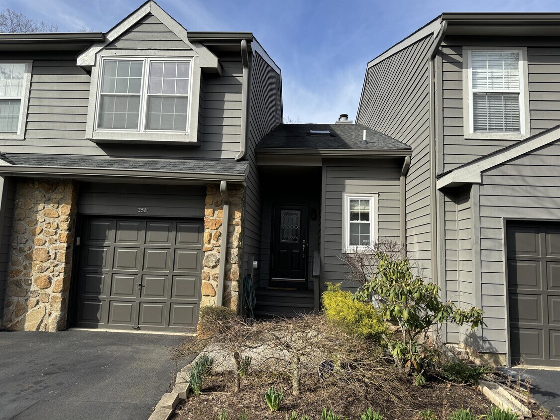 Foto principal - 25 Chestnut Ct