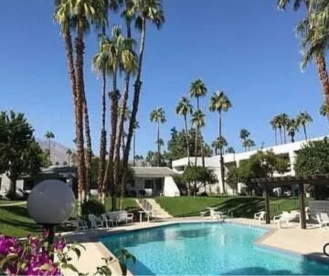 Foto del edificio - 5301 E Waverly Dr