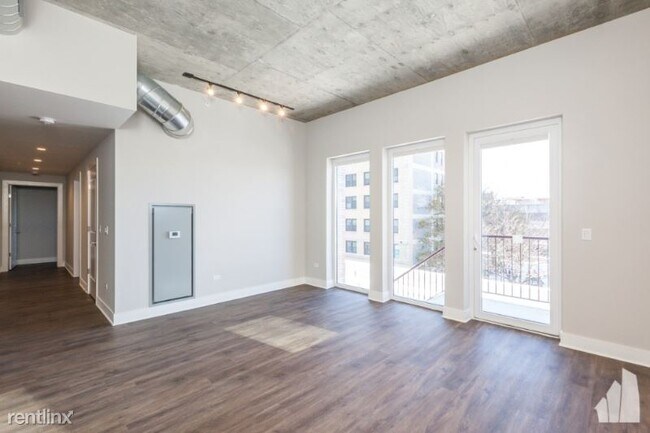 Building Photo - 3700 N Broadway