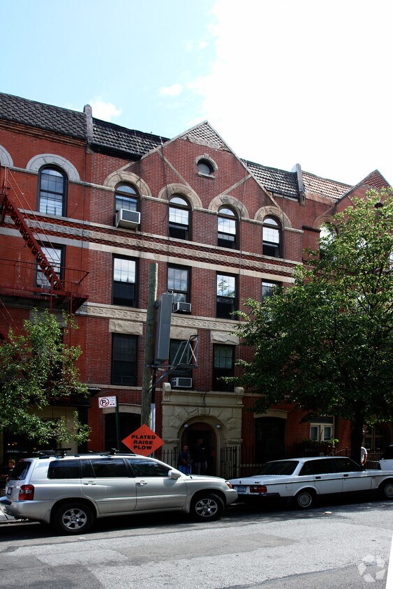 Primary Photo - 349 12th St