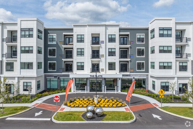 Building Photo - The Flats at Jenkintown