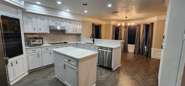 Building Photo - 25335 SW 17th Ave