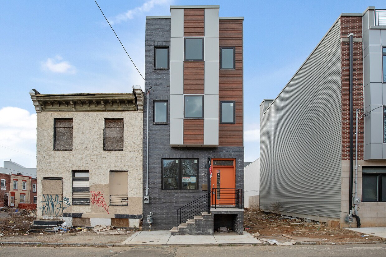 Primary Photo - 1406 N Marston St