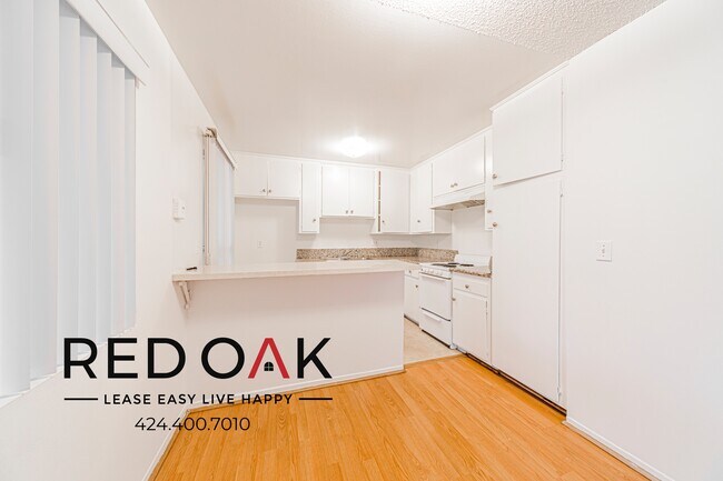 Foto del edificio - 2748 Montrose Ave