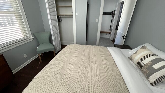 Bedroom 2, Queen - 3044 Minot Ave