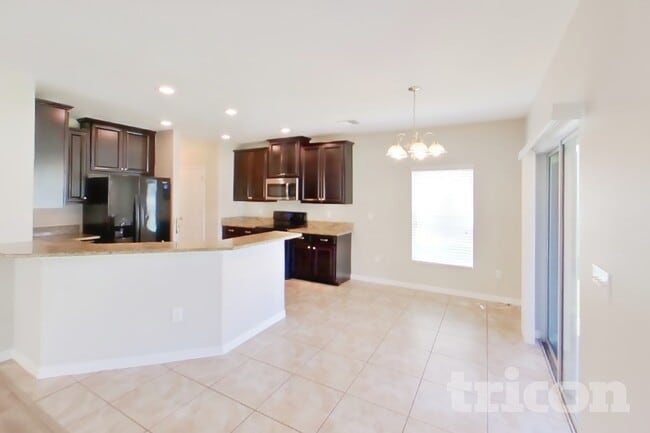 Building Photo - 13814 Crater Cir