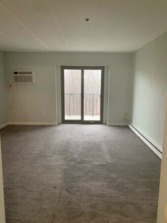 Building Photo - 308 Quarry St