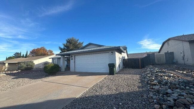Building Photo - 2628 Canyon View Dr
