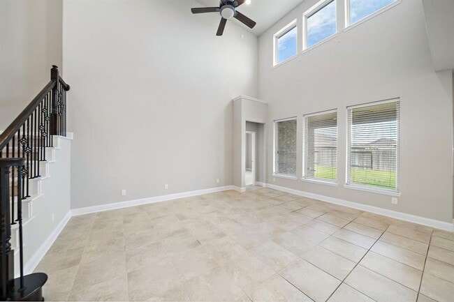 Building Photo - 8819 Jonquil Dr